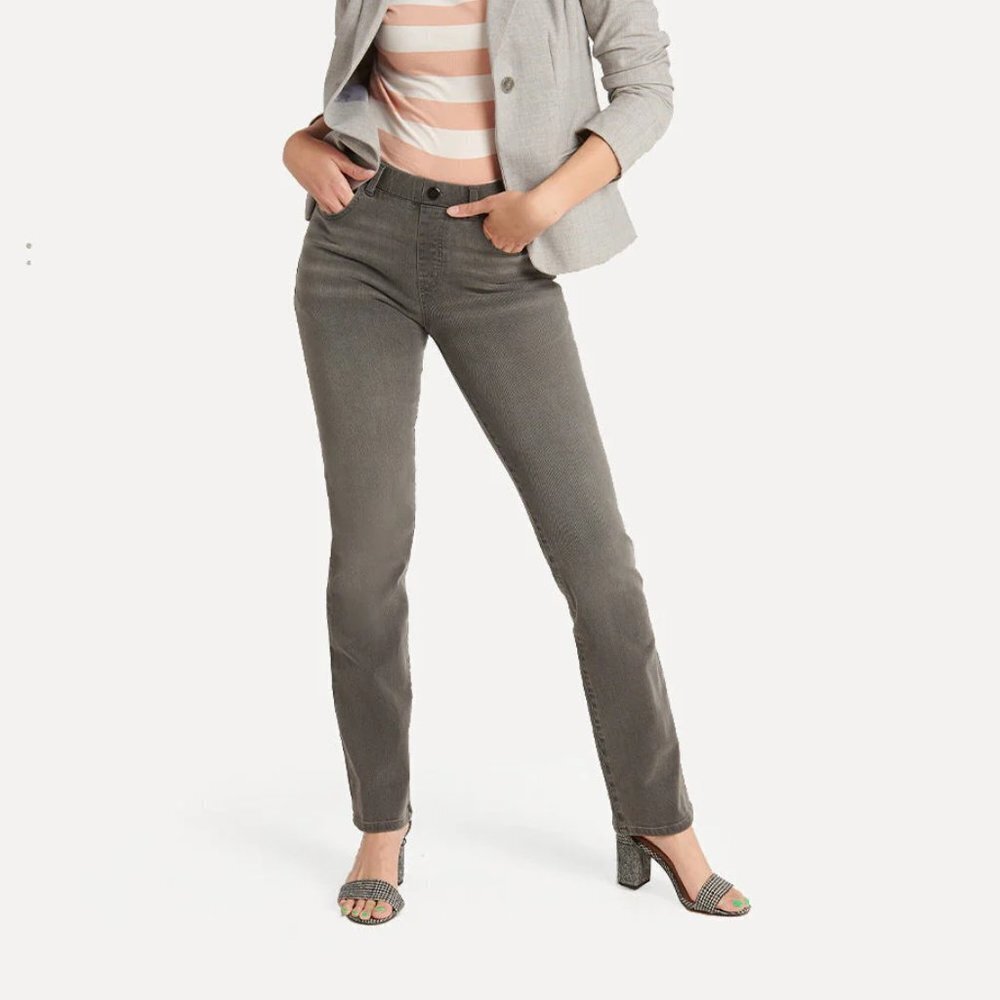 Betabrand Straight-Leg | 4-Pocket Yoga Denim‎ in Rinsed Gray